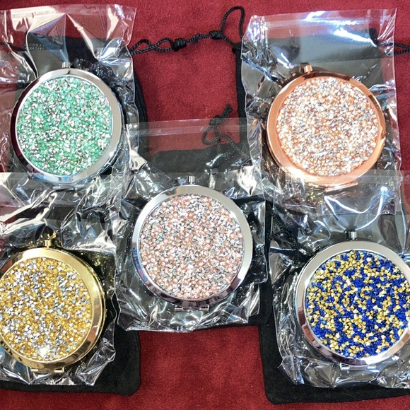 Glitter double compact mirror with black velvet dust bag. 2 colors pick one - Picture 4 of 6